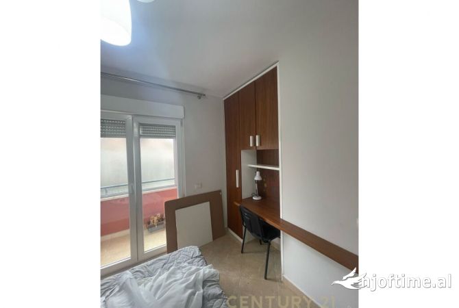 Shtepi me qera Apartament ne Tirane, 2+1, Mobilimi E mobiluar, Pagesa 750  Euro.