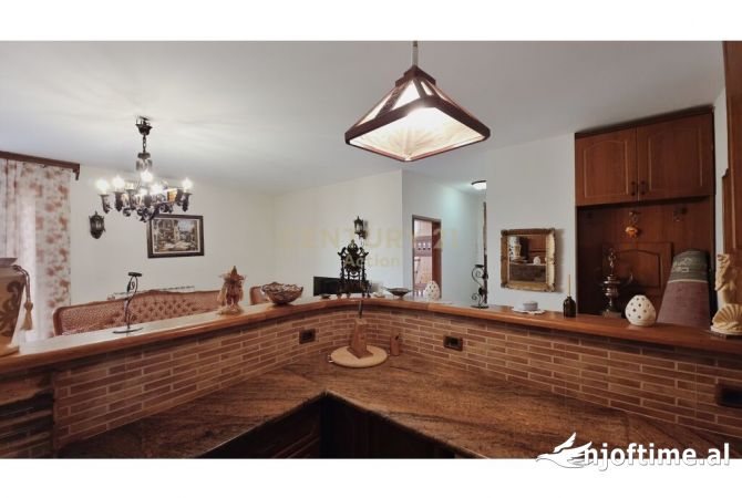 Shtepi me qera Apartament ne Tirane, 2+1, Mobilimi E mobiluar, Pagesa 800  Euro.