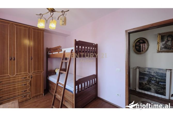 Shtepi me qera Apartament ne Tirane, 2+1, Mobilimi E mobiluar, Pagesa 800  Euro.