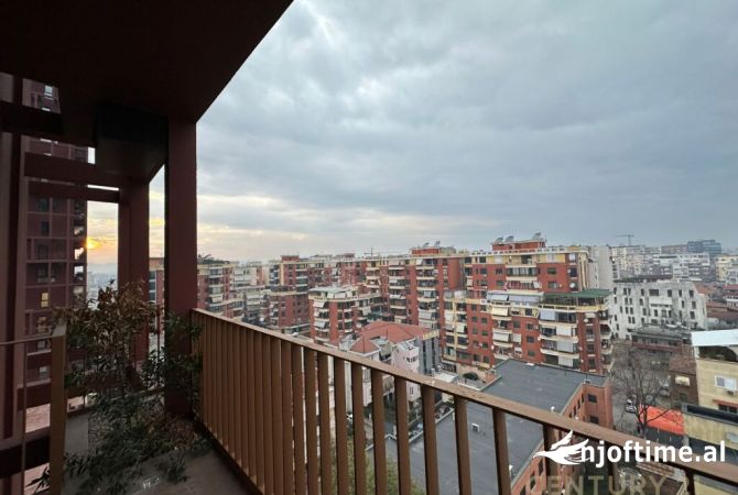 Zyre Per Qira Tek Garden Building!