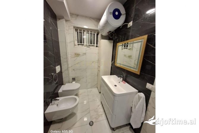 Shtepi me qera Apartament ne Tirane, 2+1, Mobilimi E mobiluar, Pagesa 600  Euro.