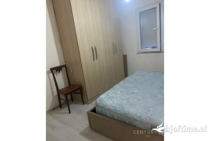 Shtepi ne shitje Apartament ne Tirane, 1+1, Mobilimi E mobiluar, Pagesa 110,000  Euro.
