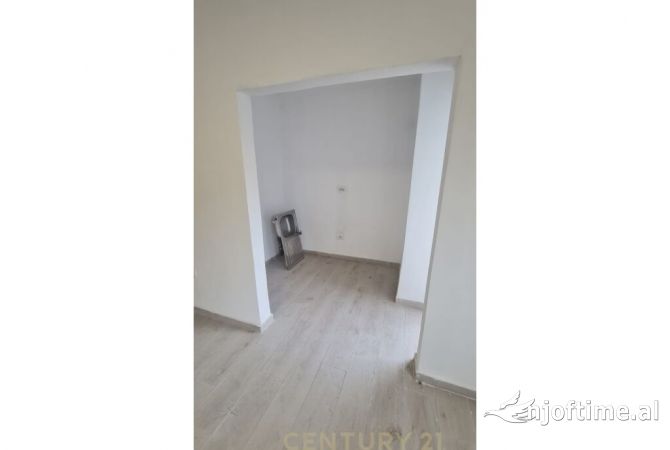 Shtepi ne shitje Apartament ne Tirane, 2+1, Mobilimi E mobiluar, Pagesa 120,000  Euro.