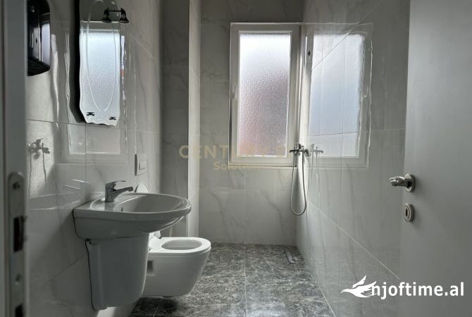 Shtepi ne shitje Apartament ne Tirane, 2+1, Mobilimi Bosh, pa mobiluar, Pagesa 285,000  Euro.
