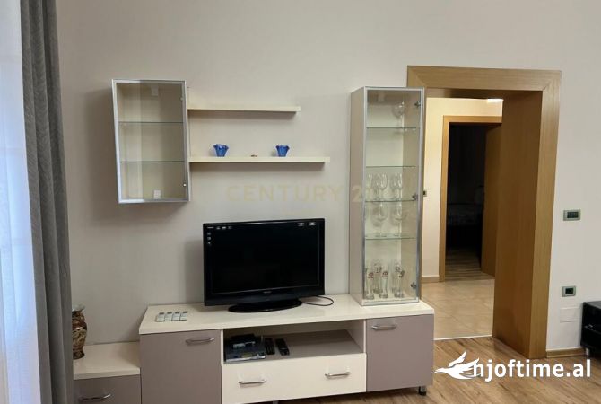 Shtepi me qera Apartament ne Tirane, 2+1, Mobilimi E mobiluar, Pagesa 750  Euro.