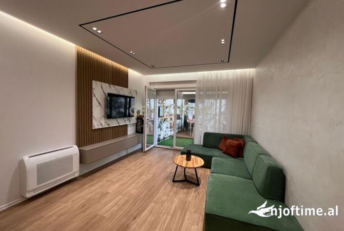 Shtepi me qera 2+1 ne Tirane - 1,200 Euro