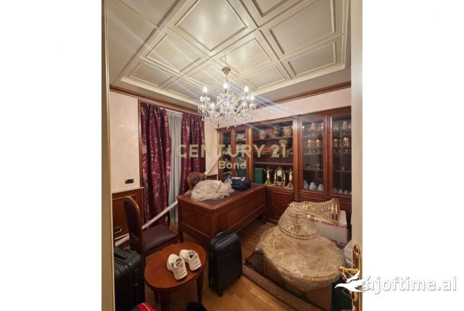 Shtepi ne shitje 2+1 ne Tirane - 195,000 Euro