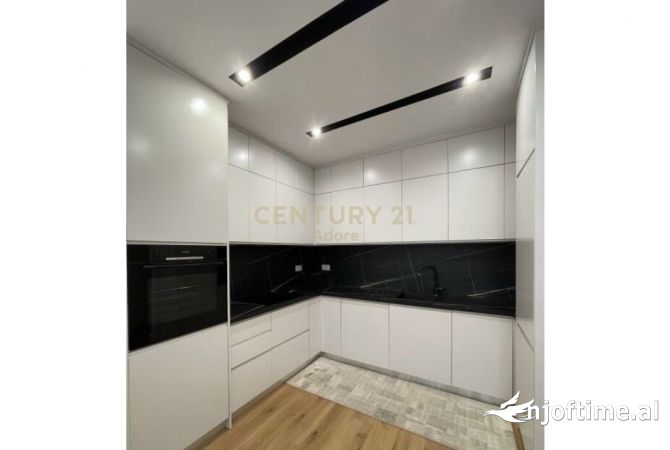 Shtepi me qera 2+1 ne Tirane - 900 Euro