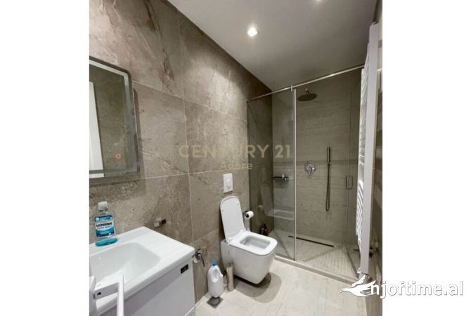 Shtepi me qera Apartament ne Tirane, 2+1, Mobilimi E mobiluar, Pagesa 900  Euro.