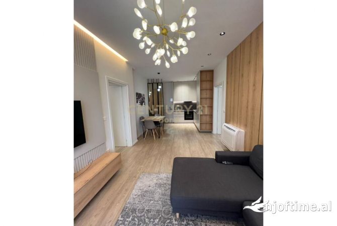 Shtepi me qera 2+1 ne Tirane - 1,600 Euro