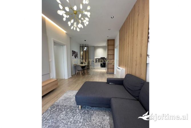 Shtepi me qera 2+1 ne Tirane - 1,600 Euro