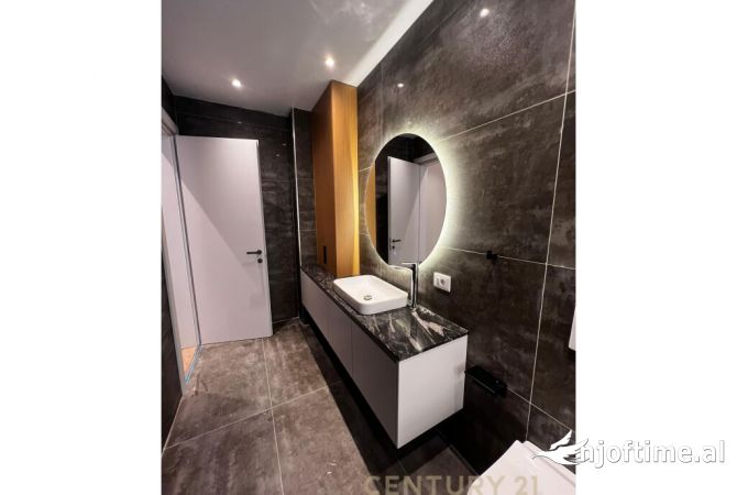 Shtepi me qera Apartament ne Tirane, 2+1, Mobilimi E mobiluar, Pagesa 800  Euro.