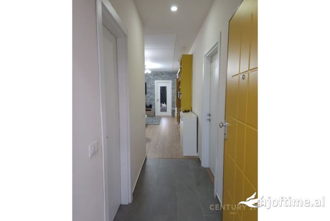 Shtepi me qera Apartament ne Tirane, 2+1, Mobilimi E mobiluar, Pagesa 750  Euro.