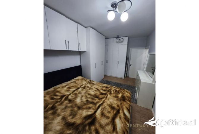 Shtepi me qera Apartament ne Tirane, 2+1, Mobilimi E mobiluar, Pagesa 750  Euro.