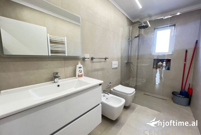 Shtepi me qera Apartament ne Tirane, 2+1, Mobilimi E mobiluar, Pagesa 850  Euro.