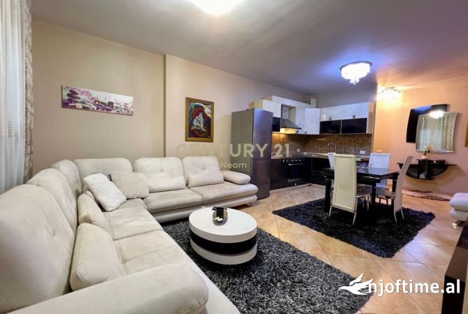 Shtepi me qera 2+1 ne Tirane - 650 Euro