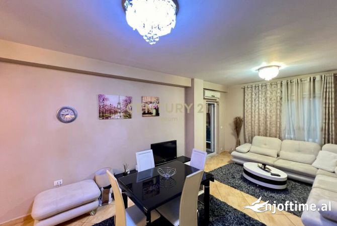 Shtepi me qera Apartament ne Tirane, 2+1, Mobilimi E mobiluar, Pagesa 650  Euro.