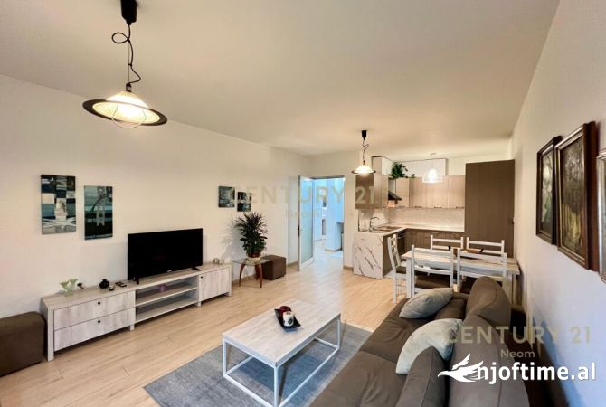 Shtepi me qera 2+1 ne Tirane - 880 Euro