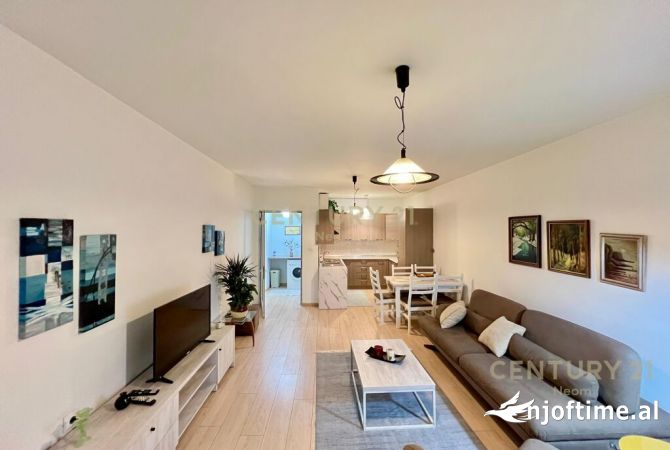 Shtepi me qera Apartament ne Tirane, 2+1, Mobilimi E mobiluar, Pagesa 880  Euro.