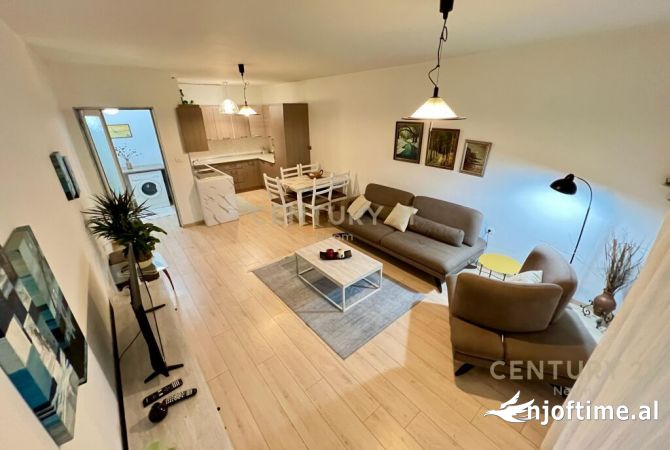 Shtepi me qera Apartament ne Tirane, 2+1, Mobilimi E mobiluar, Pagesa 880  Euro.