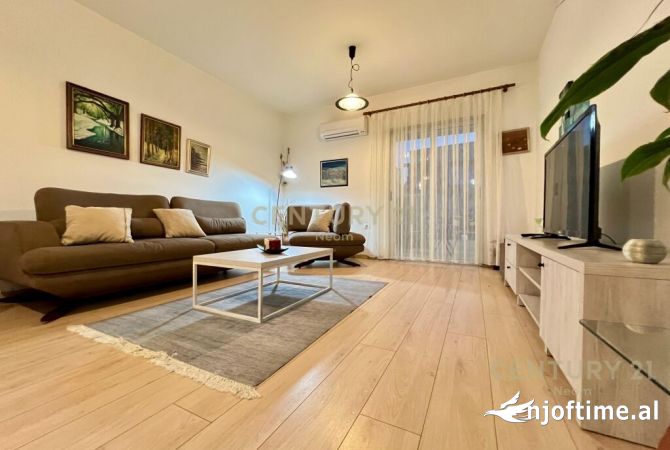 Shtepi me qera Apartament ne Tirane, 2+1, Mobilimi E mobiluar, Pagesa 880  Euro.