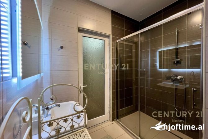 Shtepi me qera Apartament ne Tirane, 2+1, Mobilimi E mobiluar, Pagesa 880  Euro.