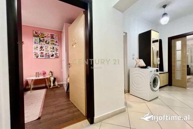 Shtepi me qera Apartament ne Tirane, 3+1, Mobilimi E mobiluar, Pagesa 580  Euro.