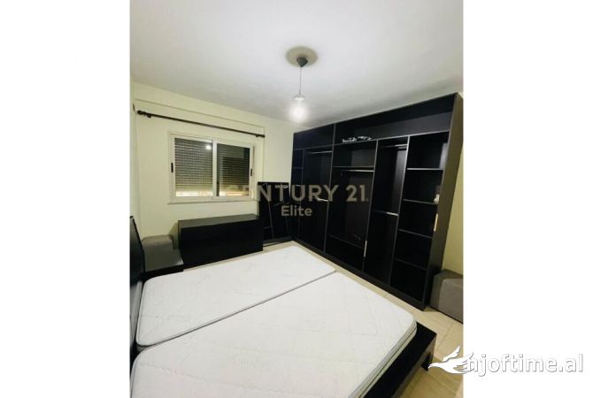 Shtepi me qera Apartament ne Tirane, 1+1, Mobilimi E mobiluar, Pagesa 450  Euro.