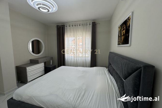 Shtepi me qera Apartament ne Tirane, 2+1, Mobilimi E mobiluar, Pagesa 800  Euro.