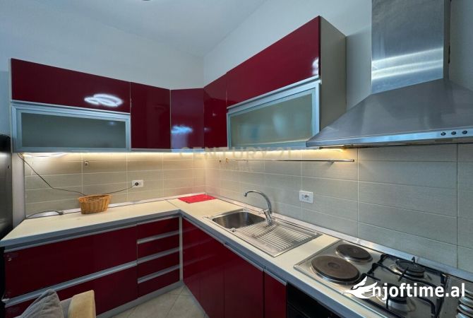 Shtepi me qera Apartament ne Tirane, 2+1, Mobilimi E mobiluar, Pagesa 500  Euro.