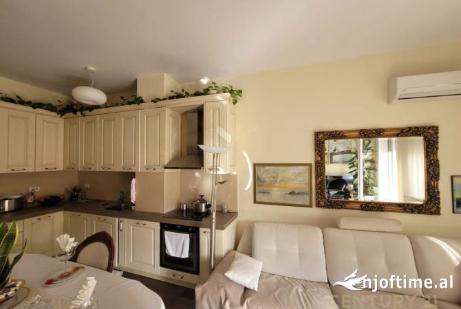 Shtepi ne shitje Apartament ne Tirane, 2+1, Mobilimi E mobiluar, Pagesa 207,000  Euro.