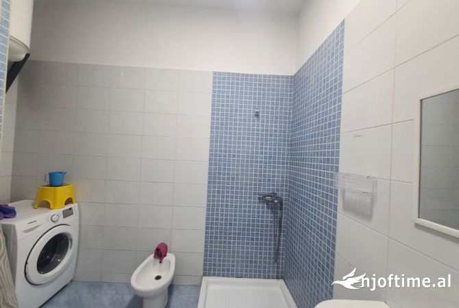 Shtepi me qera Apartament ne Tirane, 1+1, Mobilimi E mobiluar, Pagesa 400  Euro.