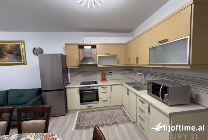 Shtepi me qera Apartament ne Tirane, 2+1, Mobilimi E mobiluar, Pagesa 700  Euro.