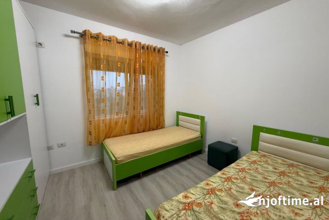 Shtepi me qera Apartament ne Tirane, 2+1, Mobilimi E mobiluar, Pagesa 700  Euro.