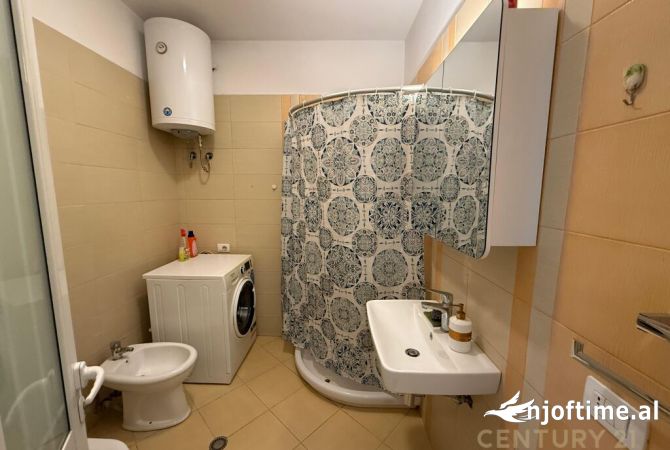 Shtepi me qera Apartament ne Tirane, 2+1, Mobilimi E mobiluar, Pagesa 700  Euro.