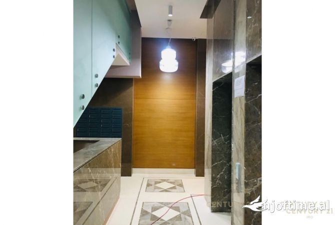 Ambient biznesi me qera 3+1 ne Tirane - 1,250 Euro