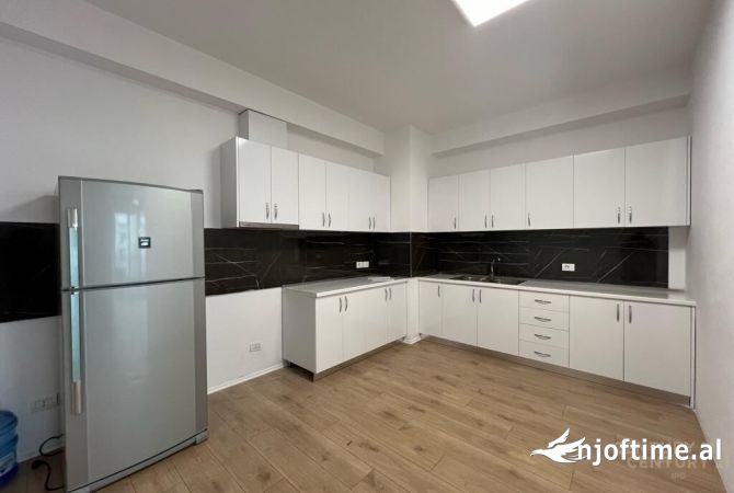 Zyre me qera ne Bllok/Juridiku