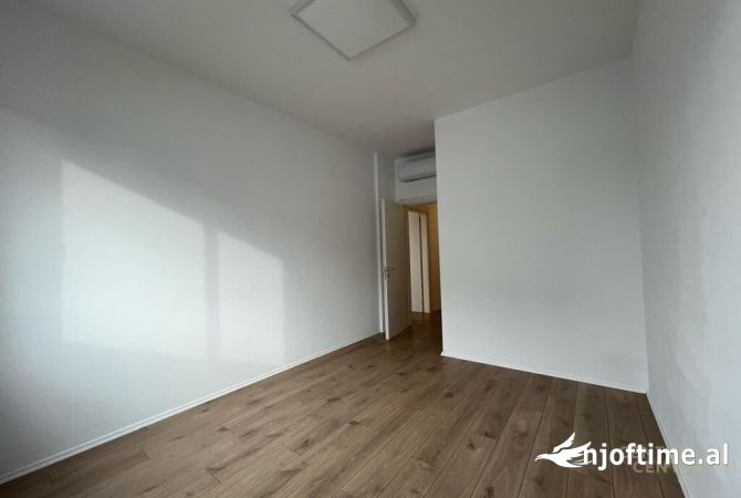 Zyre me qera ne Bllok/Juridiku