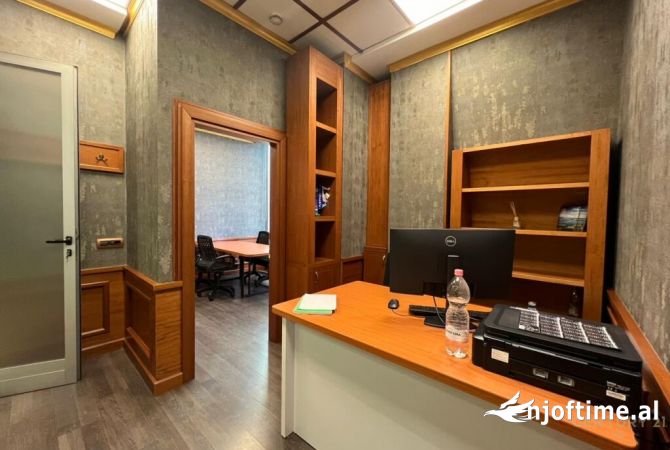 Shtepi me qera Apartament ne Tirane, 1+1, Mobilimi Bosh, pa mobiluar, Pagesa 650  Euro.