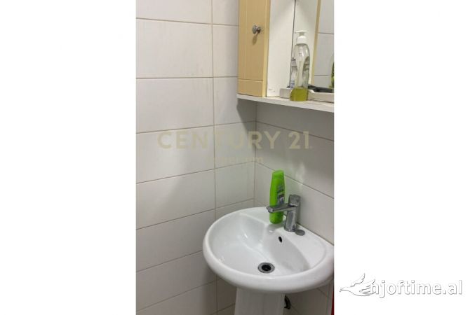 Shtepi me qera 2+1 ne Tirane - 450 Euro