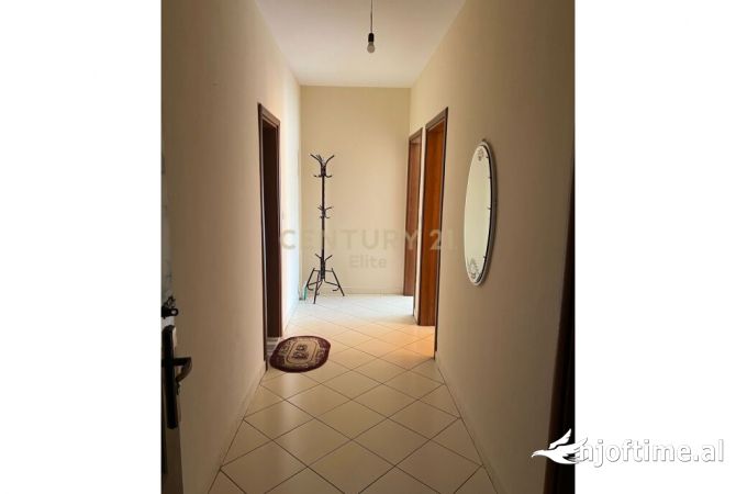 Shtepi me qera Apartament ne Tirane, 2+1, Mobilimi E mobiluar, Pagesa 450  Euro.