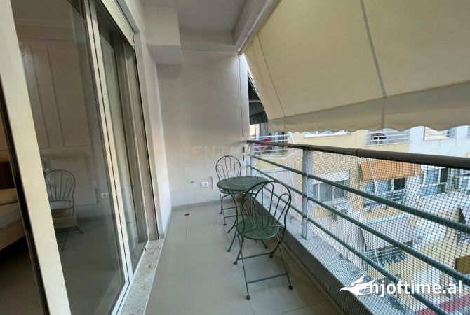 Shtepi ne shitje Apartament ne Tirane, 1+1, Mobilimi E mobiluar, Pagesa 170,000  Euro.