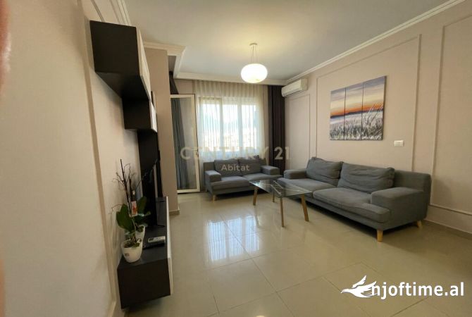 Shtepi ne shitje Apartament ne Tirane, 1+1, Mobilimi E mobiluar, Pagesa 170,000  Euro.