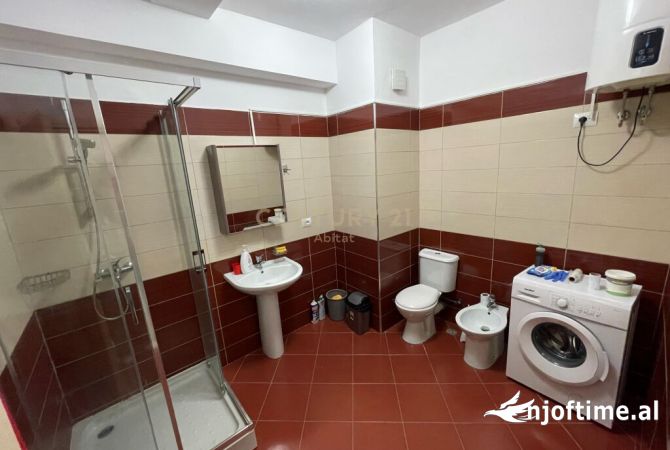 Shtepi ne shitje Apartament ne Tirane, 1+1, Mobilimi E mobiluar, Pagesa 170,000  Euro.