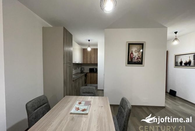 Shtepi me qera Apartament ne Tirane, 1+1, Mobilimi E mobiluar, Pagesa 630  Euro.