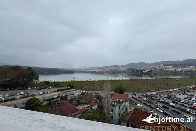 Shtepi me qera Apartament ne Tirane, 2+1, Mobilimi E mobiluar, Pagesa 2,000  Euro.