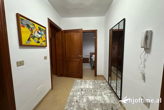Shtepi me qera Apartament ne Tirane, 2+1, Mobilimi E mobiluar, Pagesa 650  Euro.