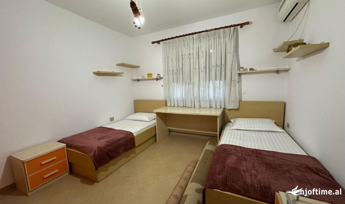 Shtepi me qera Apartament ne Tirane, 2+1, Mobilimi E mobiluar, Pagesa 650  Euro.