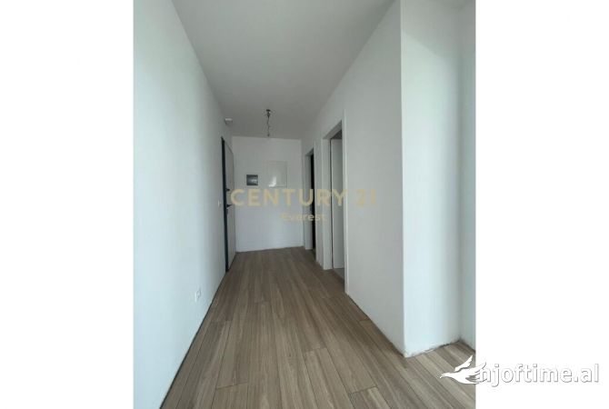 LAKE VIEW, APARTAMENT PER BANIM-ZYRE 2+1+2 ME QIRA