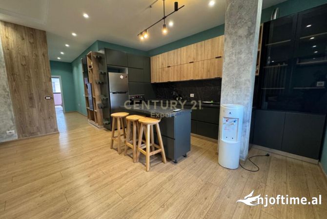 Shtepi me qera 2+1 ne Tirane - 800 Euro